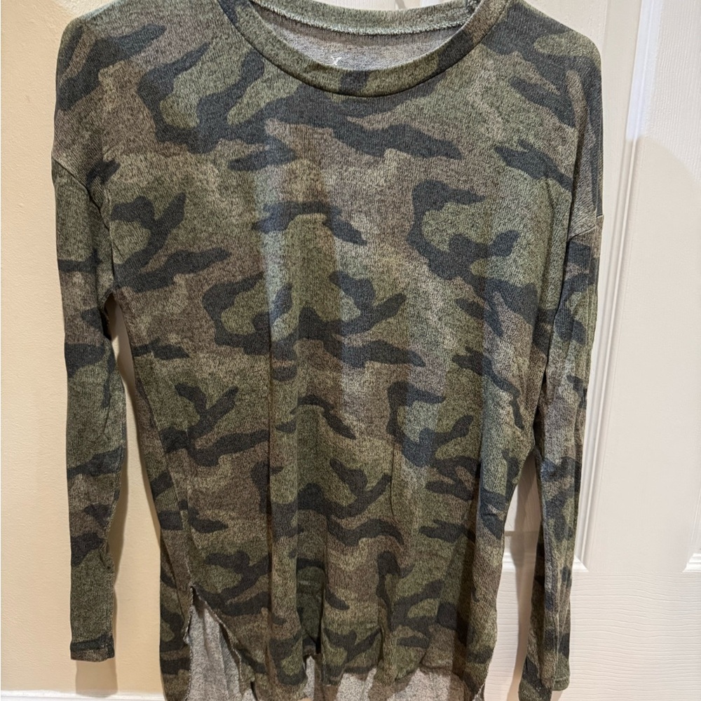American Eagle Outfitters Camouflage Long Sleeve Top